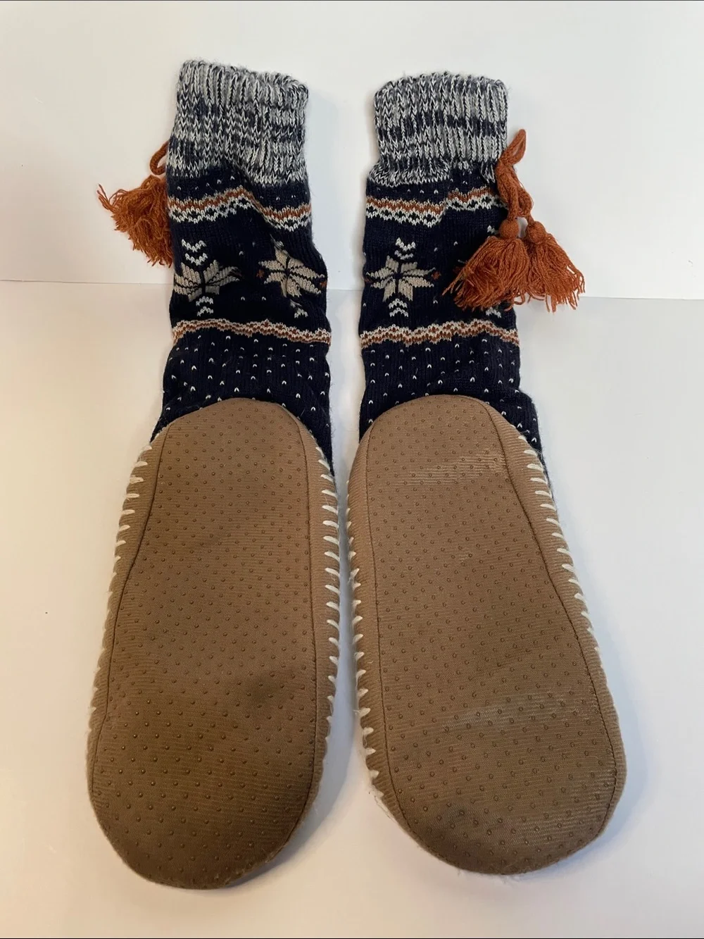 NWOT Cozy Knit Slipper Socks with Tassels - Navy, Cream & Rust. Size 9 - Picture 3 of 4